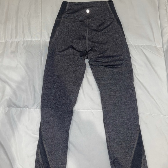 Lulu Lemon grey leggings size 2 - Picture 5 of 5